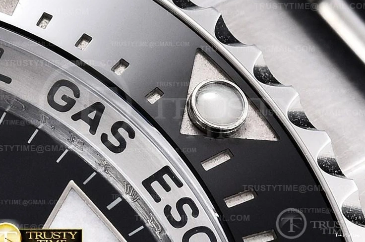 0220 ROLSD093 – Deep Sea Dweller Black Contemporary 1015